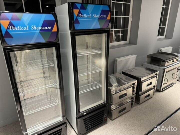 Витринный холодильник Maklin Lg 218