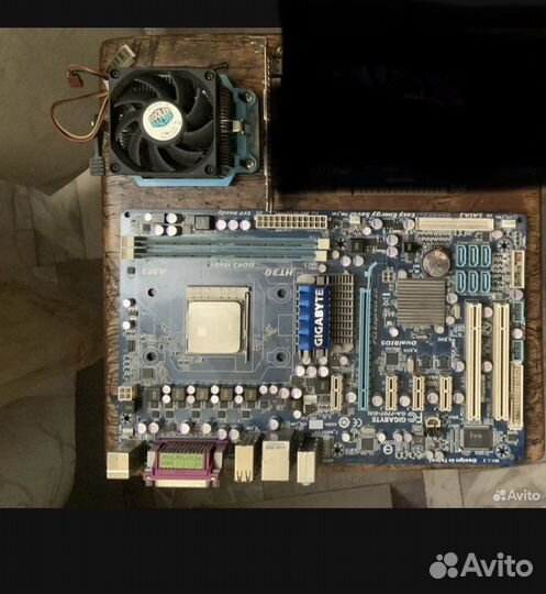 Материнская плата с процессором и памятью