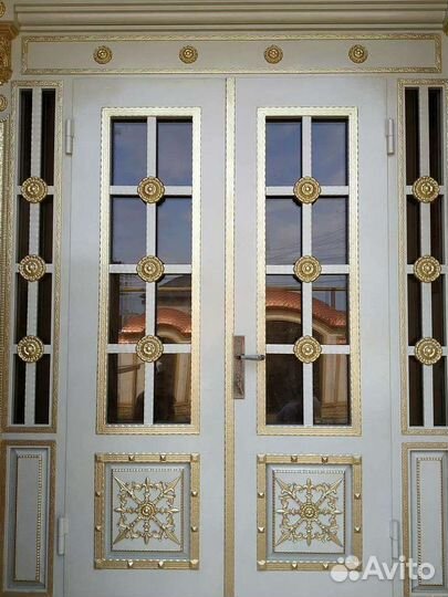 Кованая дверь входная