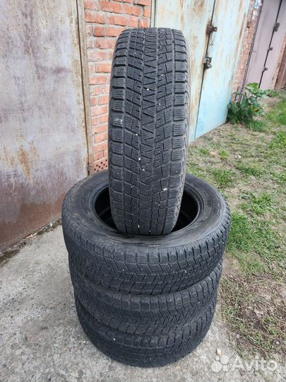 Bridgestone Blizzak DM-V1 225/65 R18