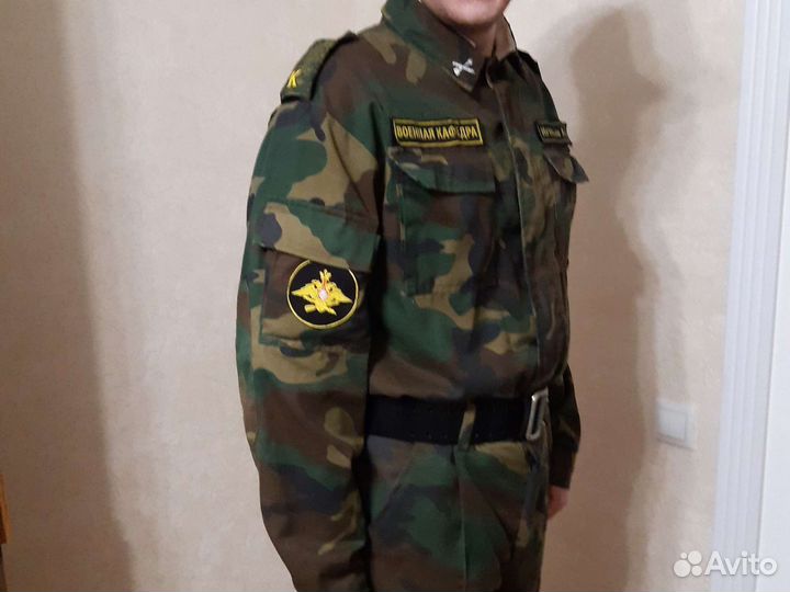 Военная форма, бушлат, берцы, планшет в подарок