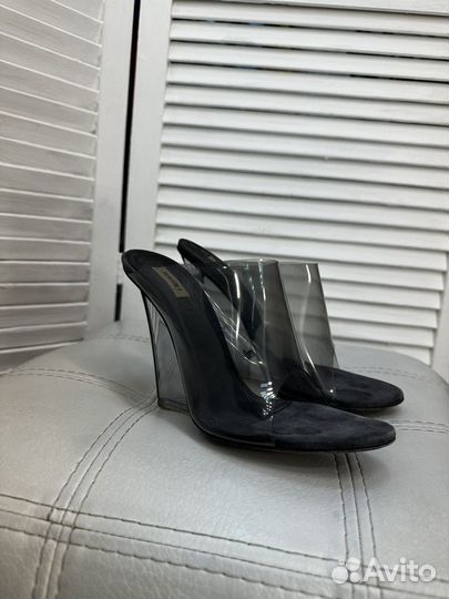 Босоножки yeezy 37