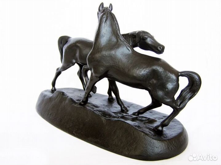 Кони на воле. Чугун. Каслинское литье Касли 1986 г