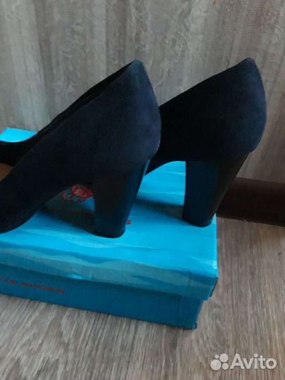 Туфли женские замшевые 36 размер новые