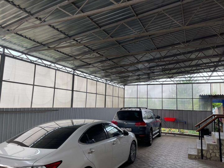 Дом 220 м² на участке 6 сот.