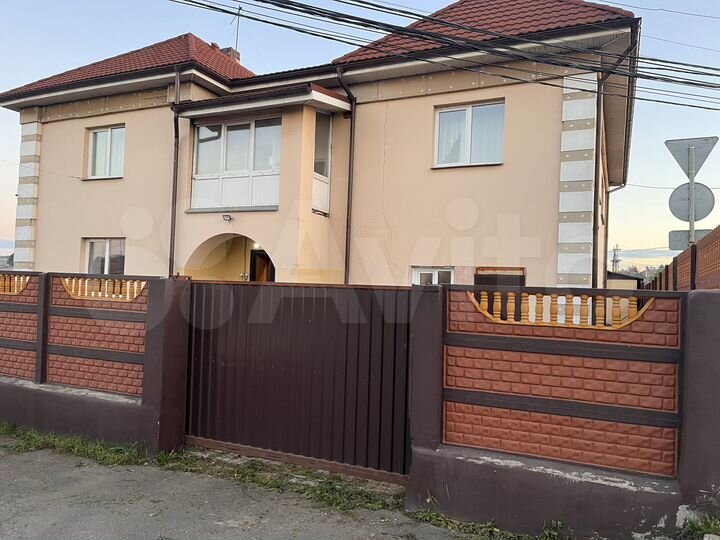 Универсальный участок с постройками 1293 м²