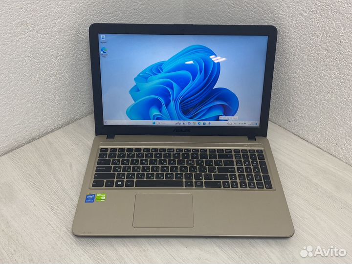 Asus intel Core i3 Nvidia gt920m ssd 256gb