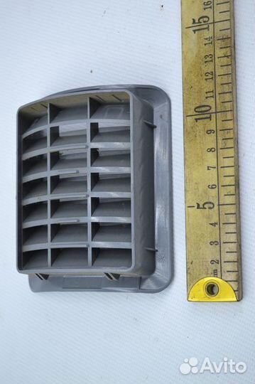 Пластиковая крышка воздуховода, правая mercedes-be