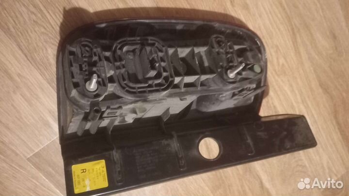 Задний правый фонарь на рено дастер