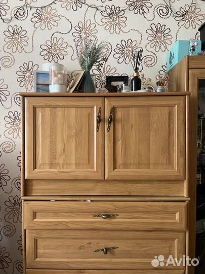 Сервант (возможно отдельно купить шкафчик)