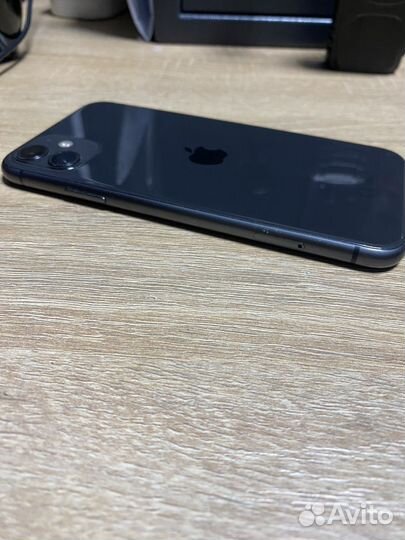 iPhone 11, 64 ГБ