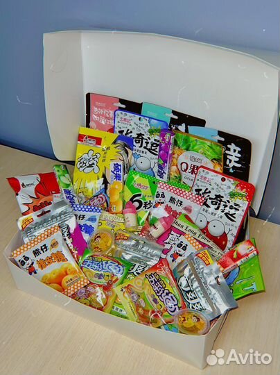 Подарочный набор с азиатскими вкусняшками