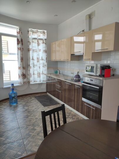 4-к. квартира, 150 м², 2/3 эт.