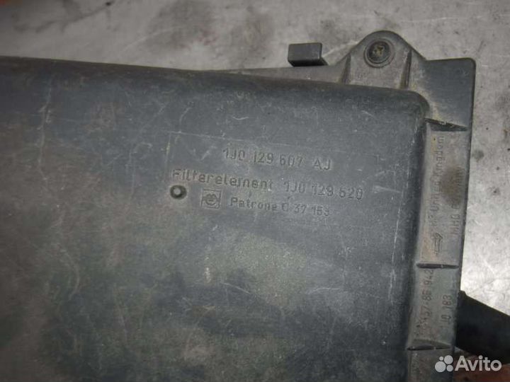 Корпус воздушного фильтра Volkswagen Golf 4 AHF