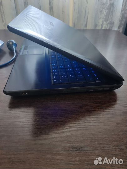 Asus i3/8gb/SSD