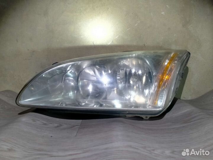 Фара ford focus 2