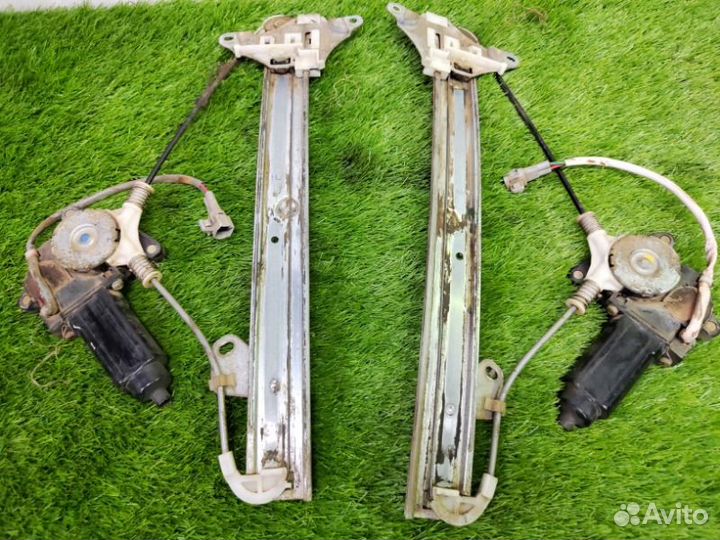 Стеклоподъемник задний правый Toyota Carina E