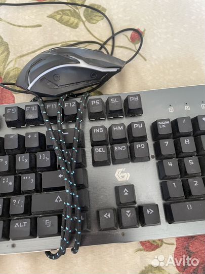 Игровая клавиатура и мышь