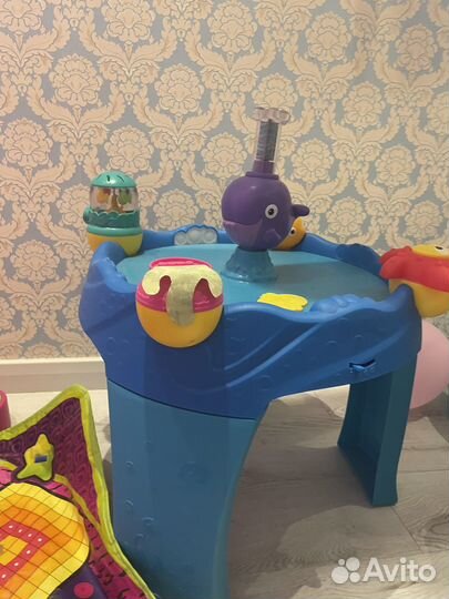 Развивающий столик Lamaze