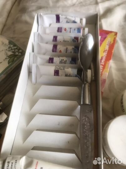 Краски акриловые гуаш лак кисточки