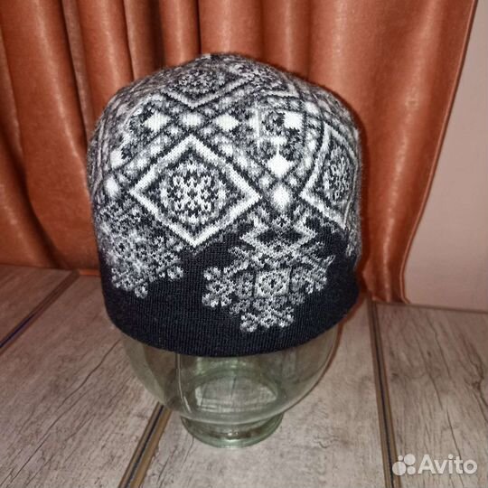 Шапка женская вязаная