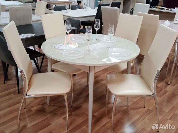 Столы и стулья