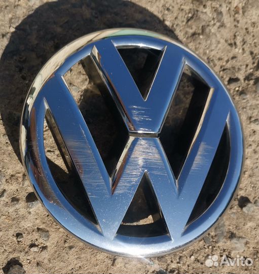 Эмблема Volkswagen Jetta 6