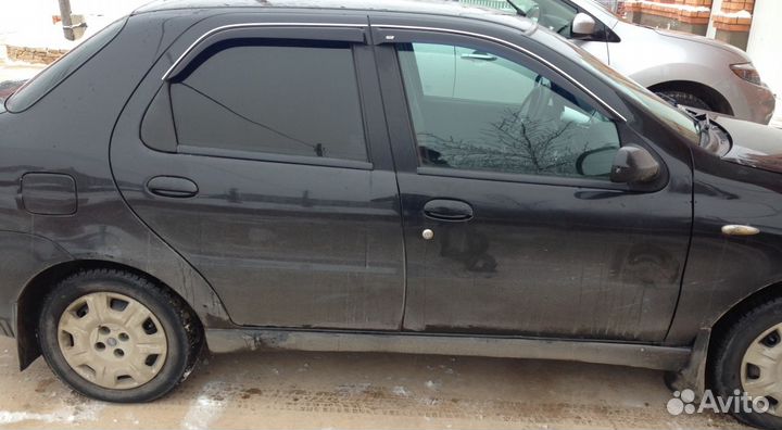 Дефлектор двери Fiat Albea седан с 2007 по 2012