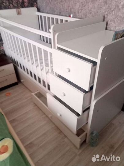 Детская кровать с маятник, 2нижних ящика,тумба
