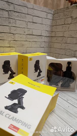 Автомобильный держатель для телефона