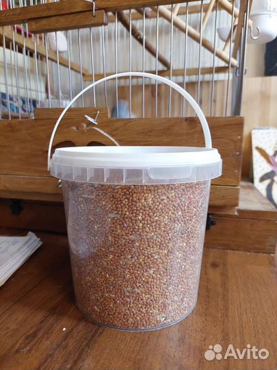 Корм для попугайчиков