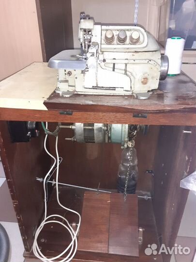 Швейная машинка оверлок бу