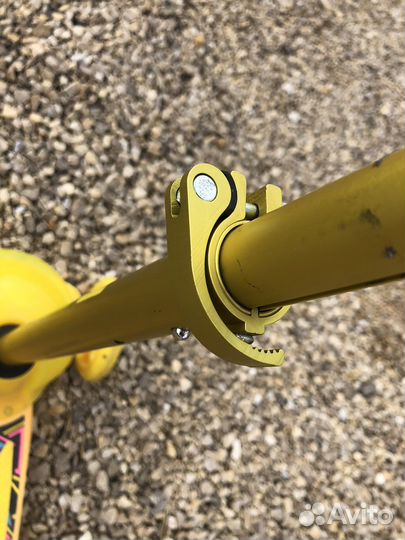 Самокат Городской Y-scoo желтый