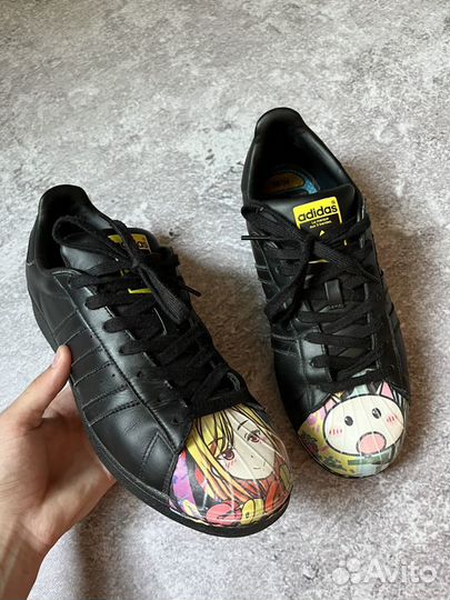 Кроссовки Adidas Superstar Pharrell Williams anime