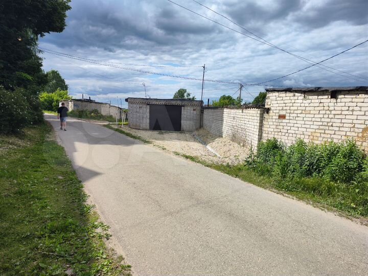 Гараж, > 30 м²