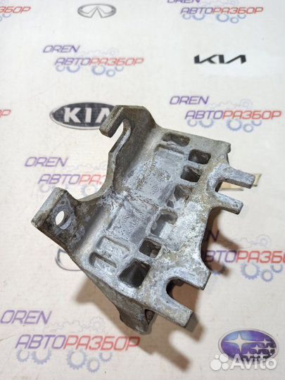 Кронштейн опоры двигателя Renault Logan 2 K4M 2015