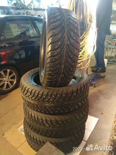 Goodyear UltraGrip 225/60 R17