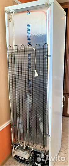 Продается двухкамерный холодильник Атлант