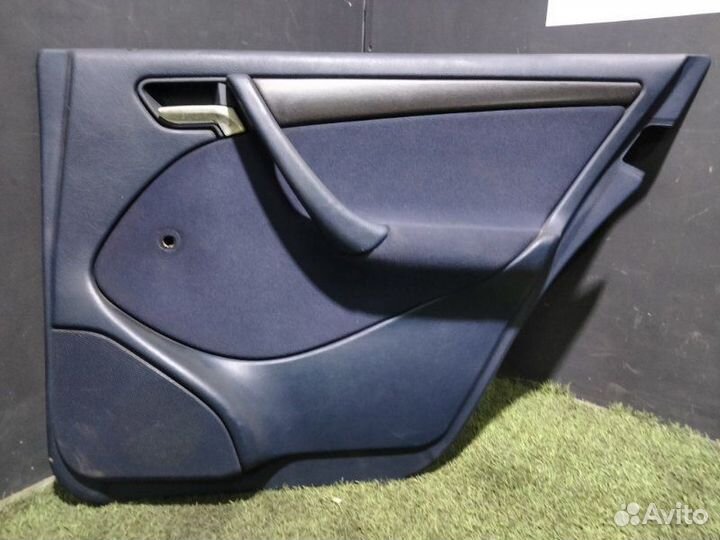 Дверная карта задняя правая Mercedes-Benz C200