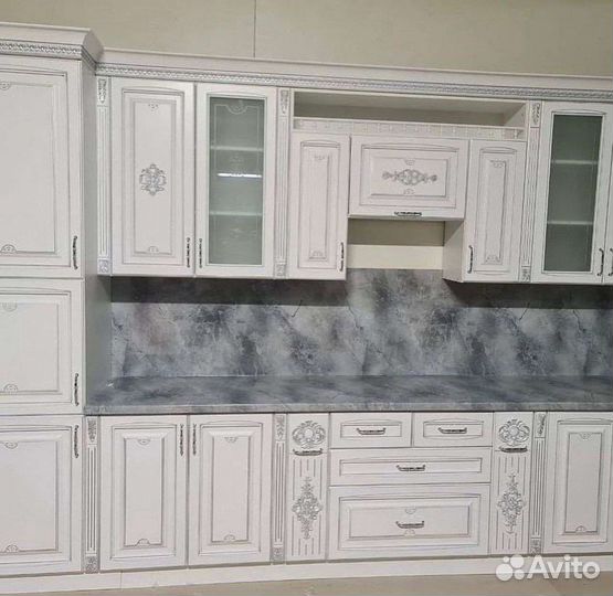 Цена за весь кухонный гарнитур белый серебро