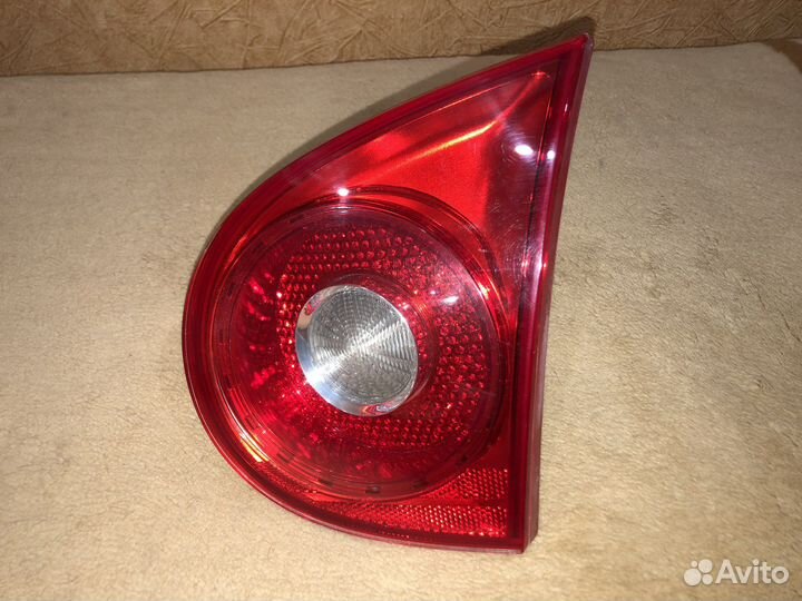 Фонарь правый VW Golf 5