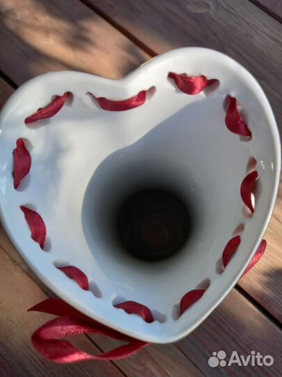 Фарфоровые вазы для цветов