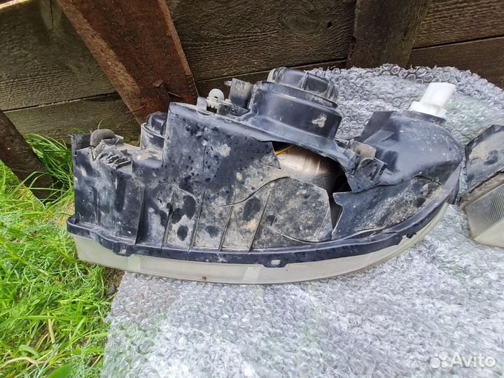 Фары передние на hyundai matrix 1рестайлинг