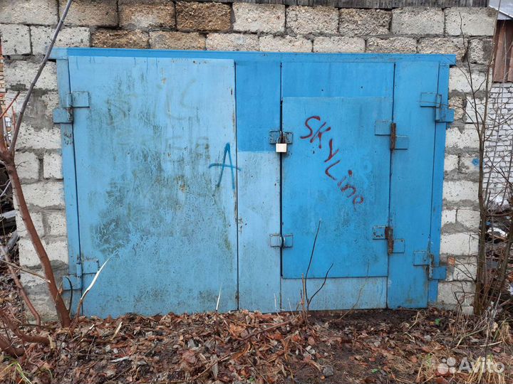 Гаражные ворота с проемом
