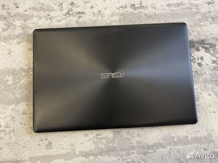 Ноутбук Asus x550v