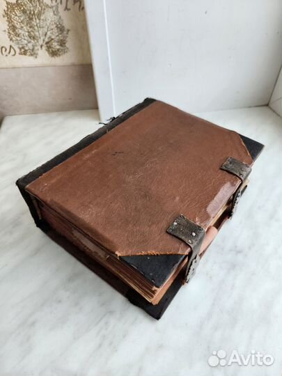 Старинная книга псалтырь множество водяных знаков