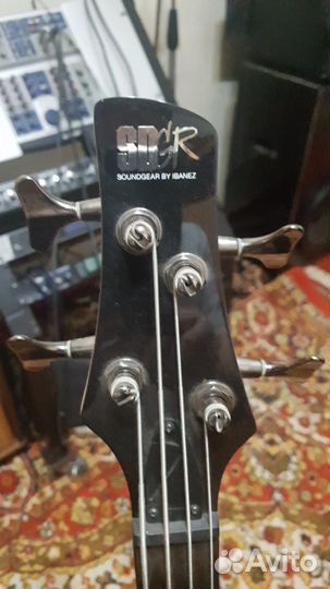 Бас гитара ibanez SR-300