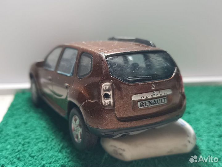 Модель renault duster 1:43