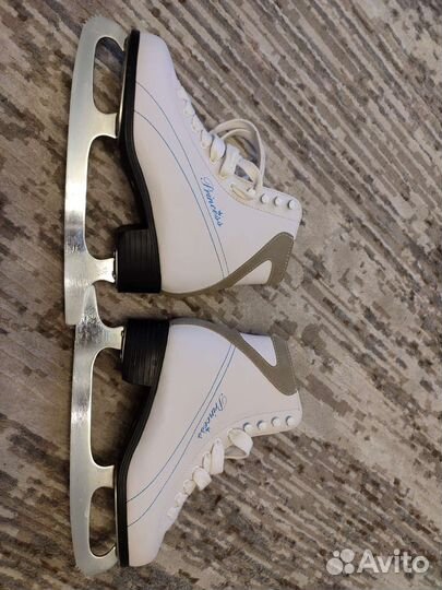 Коньки фигурные 37 размер