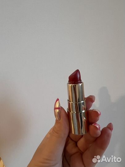 Помады, блески и бальзамы для губ